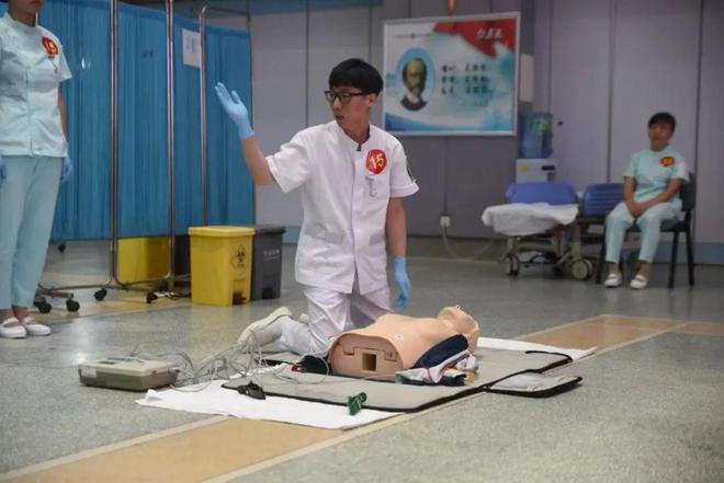 毅： 守护“生命之光”的急诊骑兵EVO视讯真人广州好护士丨向景(图3)