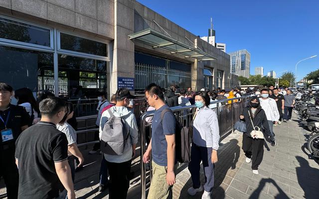 返”猫腻；韩国总统李在明面临哪些挑战？EVO视讯新闻8点见丨起底车贷“高息高(图3)