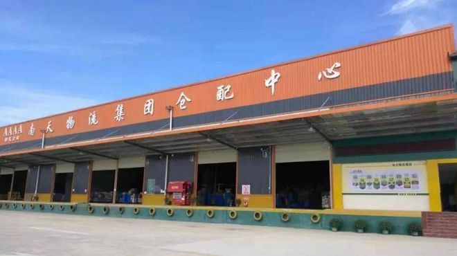 外地游客爆满终于知道为啥走不出河南了EVO真人平台越黑越红！端午节胖东来(图2)